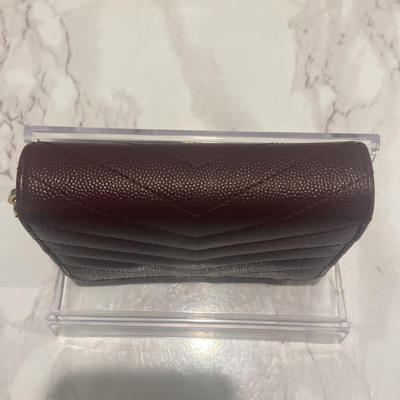 🇫🇷YSL CASSANDRE MATELESSE’ OXBLOOD ZIP WALLET - Picture 5 of 14